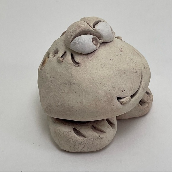 Miniature Cute Pottery Frog Tongue Out - Picture 5 of 10
